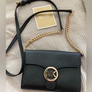 Michael Kors NWOT Crossbody.  Gold Chain detailing.Adjustable strap